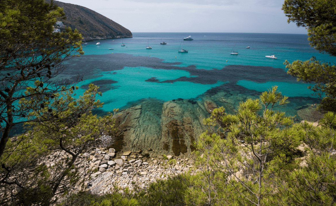Descubre el paraíso en la Costa Blanca: Destino de vacaciones perfecto.