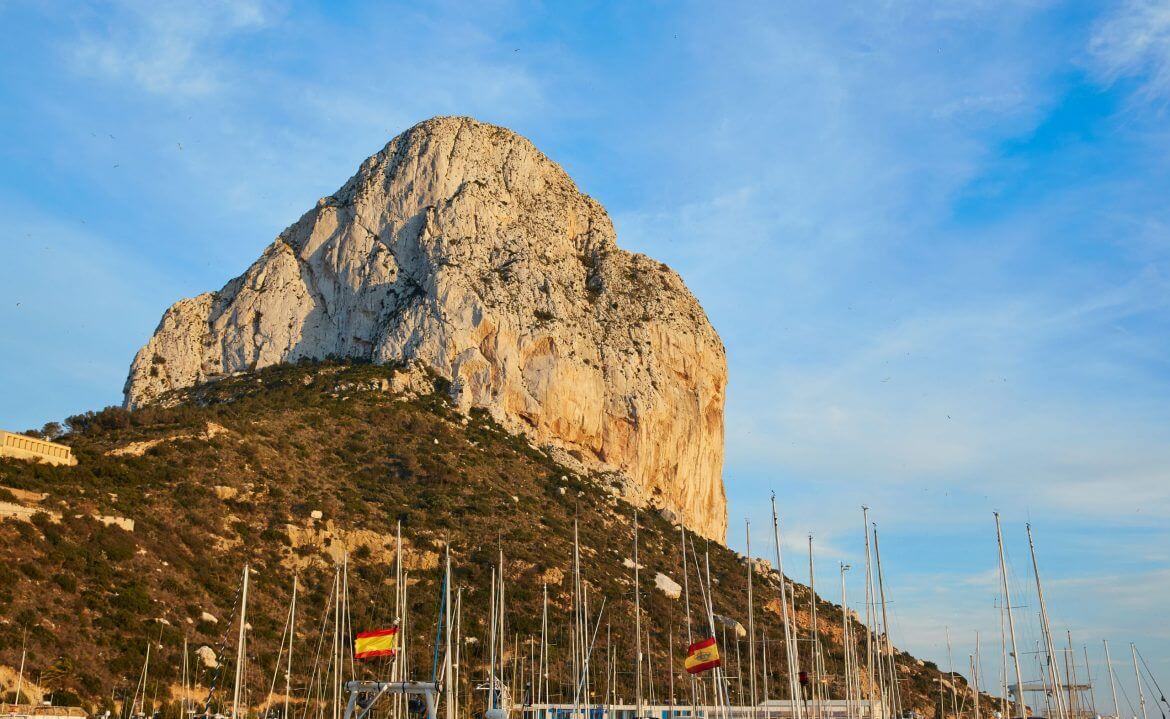 Escalada en Calpe: Desafía tus límites en el Peñón de Ifach